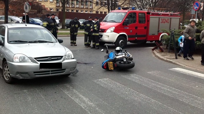 Wypadek na Podwalu Staromiejskim. Dwie osoby ranne