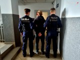 Pijany szarżował po drogach, spowodował kolizję. Potem znieważył policjantów, jednego z nich kopnął. A niedawno został radnym dzielnicy... 