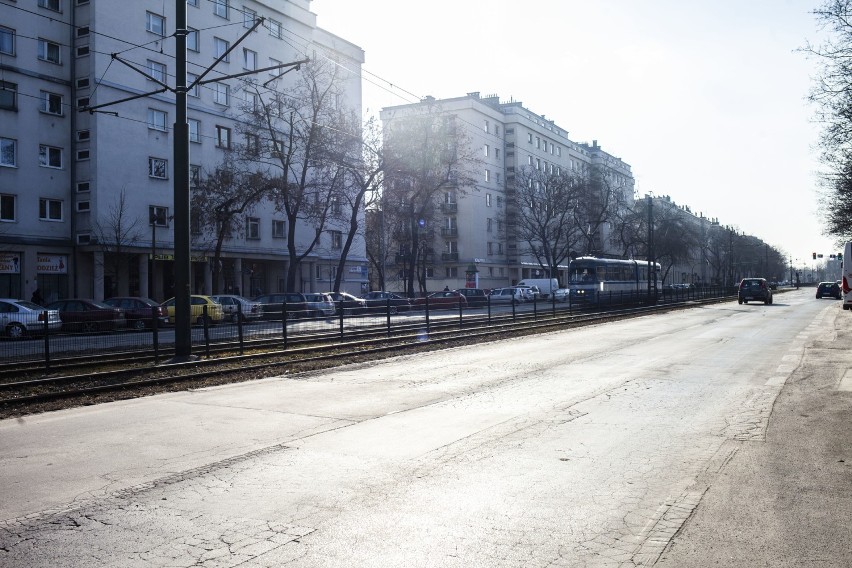 Kraków. Tramwaje muszą jeździć wolno dla bezpieczeństwa pasażerów