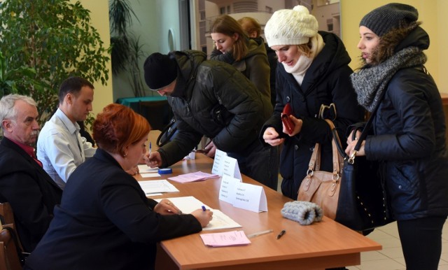 Praca w komisji wymaga skupienia i dokładności, ale dieta wynagradza jej trudy.