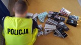 Policjanci znaleźli w Rumi prawie 600 sztuk papierosów bez akcyzy