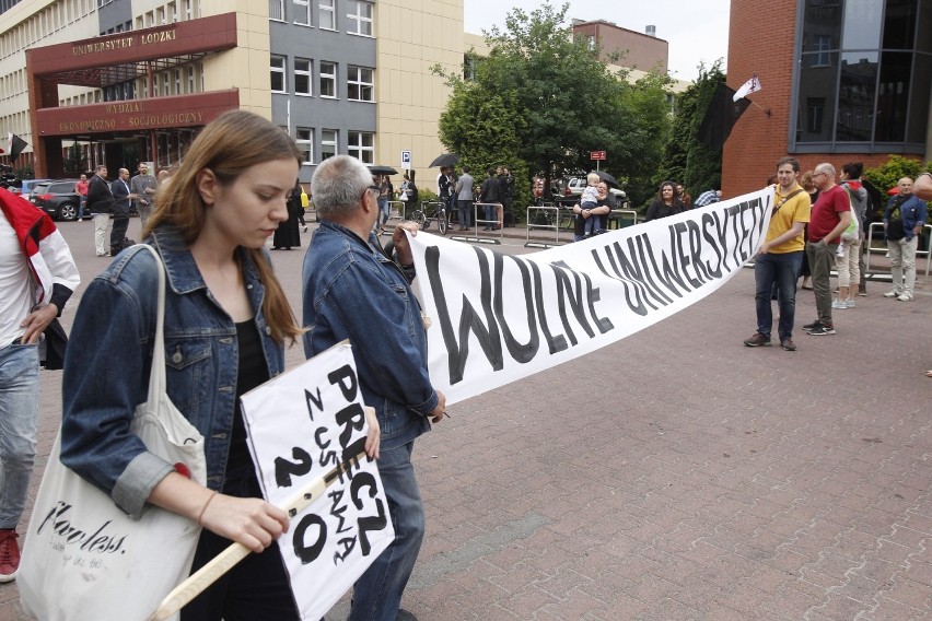 Na terenie Wydziału Ekonomiczno-Socjologicznego Uniwersytetu...