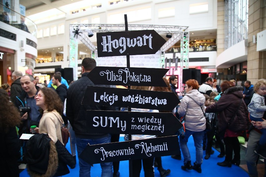 Podróż przez historię magii - Trwa święto fanów Harry'ego Pottera w Warszawie [ZDJĘCIA]