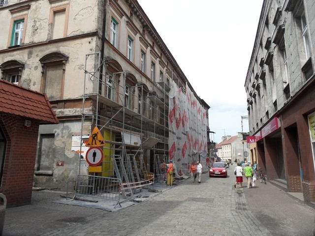Trwa remont kamienicy przy ul. Grunwaldzkiej w Mysłowicach. Rusztowania rozłożono tu już po raz drugi w tym roku.
