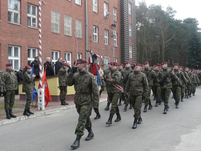 Kawalerzyści zaprezentowali się defiladowym krokiem