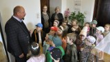 Przedszkolaki z "ósemki" w Kętach odwiedziły urząd gminy i spotkały się z burmistrzem. Zdjęcia