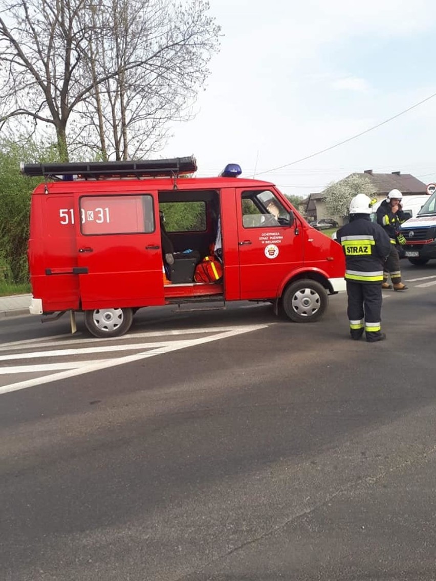 Wypadek z motocyklistą na drodze Oświęcim - Kęty. Droga zablokowana
