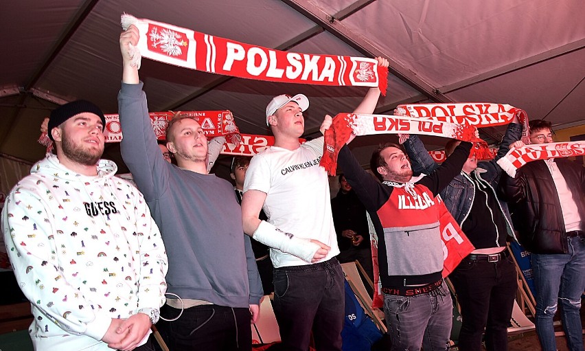 Pilscy kibice po raz kolejny obejrzeli mecz Polaków w strefie kibica u Wyspiarza. Zobaczcie zdjęcia