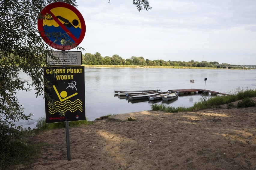 Pierwszym czarnym punktem wodny na mapie Warszawy jest plaża...