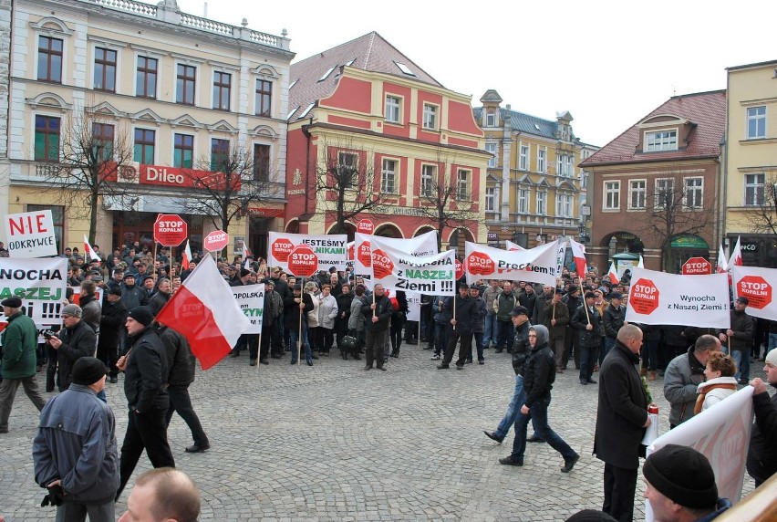 Leszno: Kopalnia - nie! Protest na rynku przyciągnął blisko tysiąc osób [ZDJĘCIA]