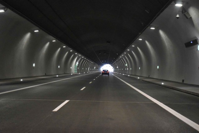 Tunel drogowy pod Luboniem Małym