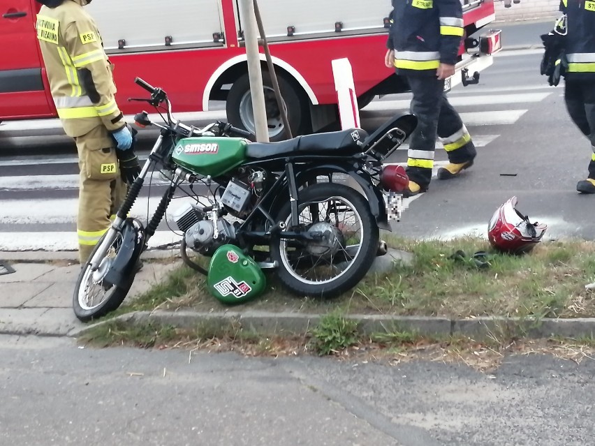 Wypadek motocykla z osobówką. Motocyklista trafił do szpitala [ZDJĘCIA]            