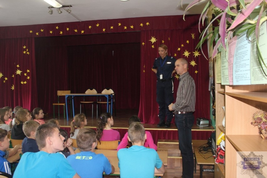Policjanci w wizytą w Szkole Podstawowej w Przybranowie