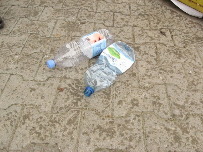 W Oławie jest brudno, bo ludzie nie wiedzą jak segregować śmieci (ZDJĘCIA)