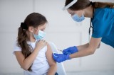 Zainteresowanie szczepieniami dzieci przeciwko COVID-19 w szkołach w Krakowie jest mizerne