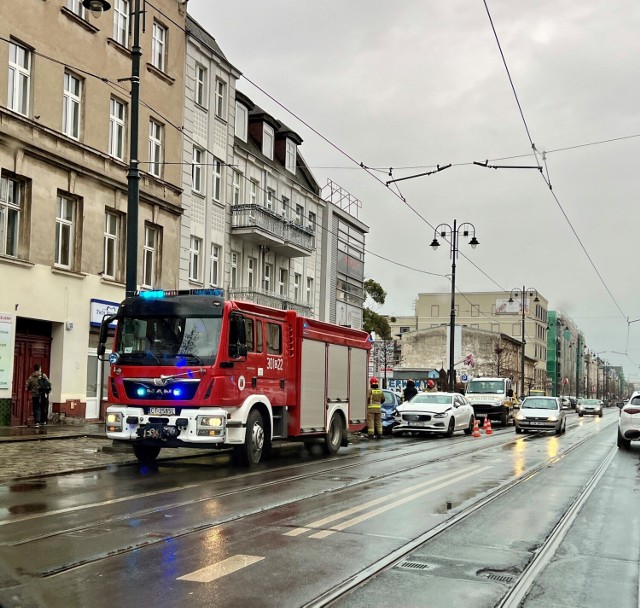 Jedna osoba po zdarzeniu na ul. Gdańskiej trafiła do szpitala.