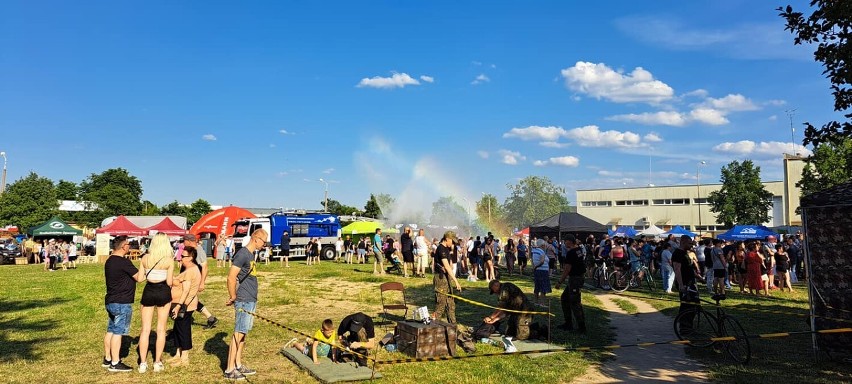 Opocznianie bawili się na ekopikniku. Posadzono ukraiński dąb, koncert zagrał O.S.T.R. [ZDJĘCIA]