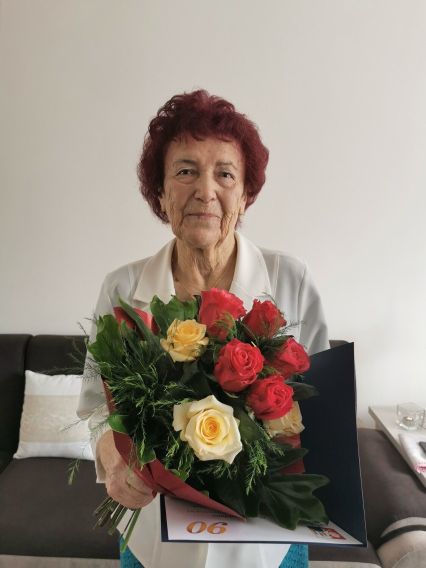 90. urodziny Urszuli Chełmińskiej z Damasławka. Życzenia złożył jej wójt Cyprian Wieczorek