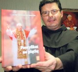 Franciszkanin, o. Emil Pacławski z Tychów napisał książkę o Benedykcie XVI