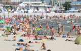 Gdynia: Sprzątanie śmieci z plaży w Śródmieściu. Wolontariusze zebrali 50 kg odpadów