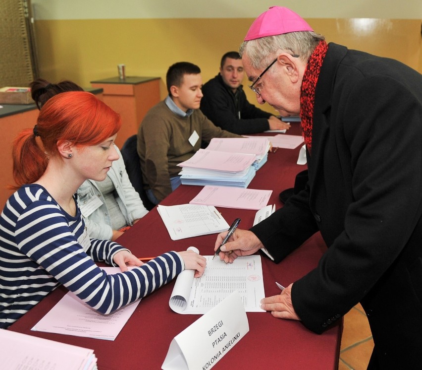 Abp. Sławoj Leszek Głódź zagłosował w wyborach samorządowych
