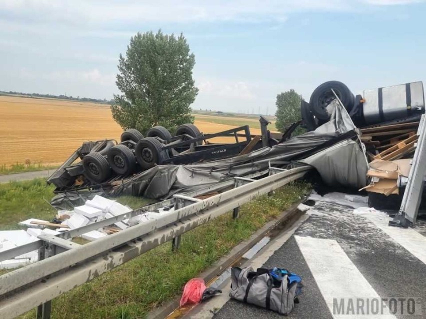 Wypadek na A4 pod Brzegiem.