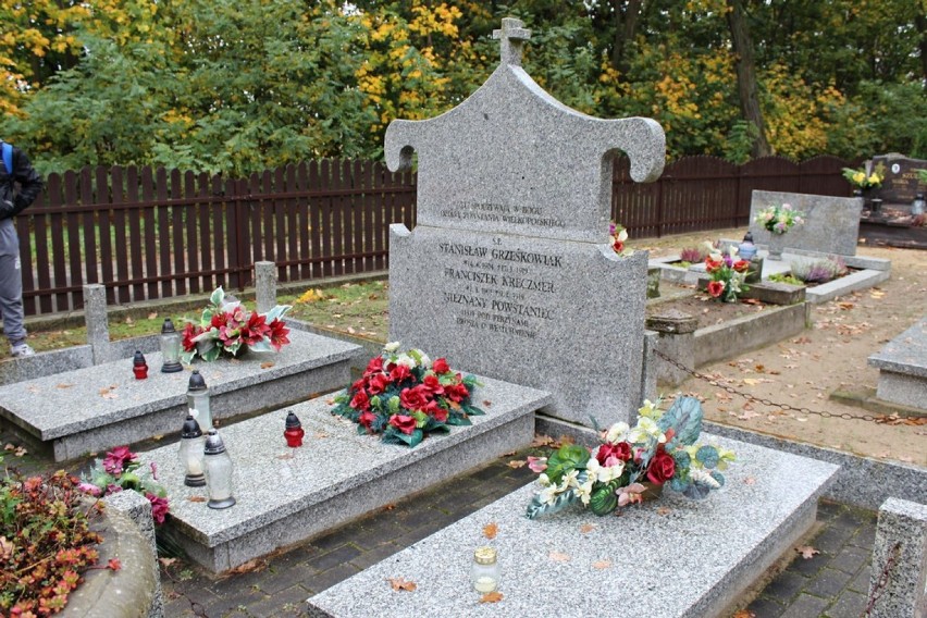 Cmentarz w Łomnicy - przed Dniem Wszystkich Świętych