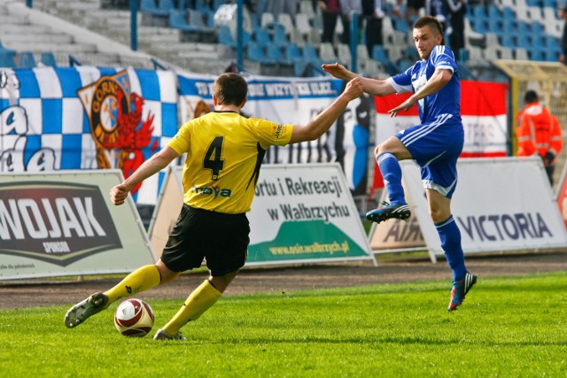 Mecz o mistrzostwo 2 ligi piłkarskiej pomiędzy Górnikiem Wałbrzych i Jarotą Jarocin, odbędzie się w sobotę 22 marca. Początek spotkania godz. 14.