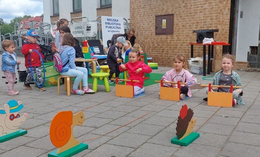 Lębork. Biblioteka zaprasza w czwartek do letniej czytelni na Staromiejskiej