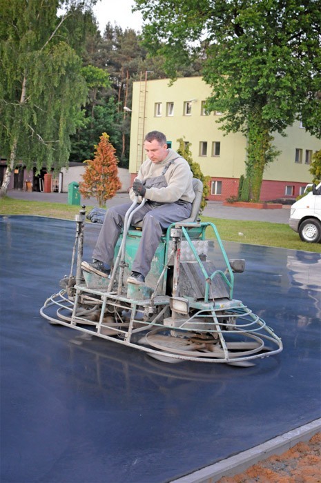 Śrem: helikoptery w skateparku