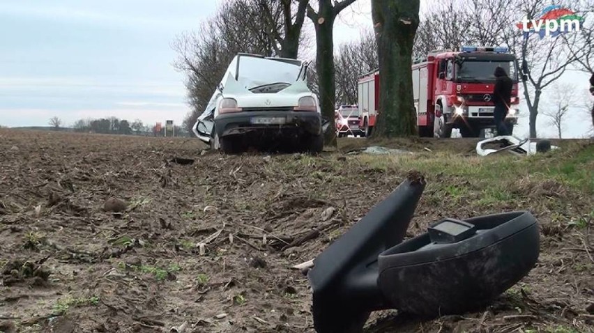 Groźny wypadek w Cieszkowie
W środę przed południem doszło...