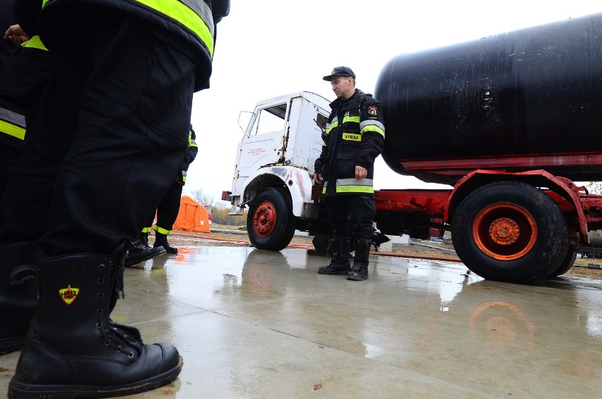 Strażacy z wielkopolskich grup chemicznych ćwiczyli w Luboniu [ZDJĘCIA]