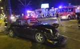 Wypadek porsche i opla na Puławskiej. Dwie osoby w szpitalu [ZDJĘCIA]