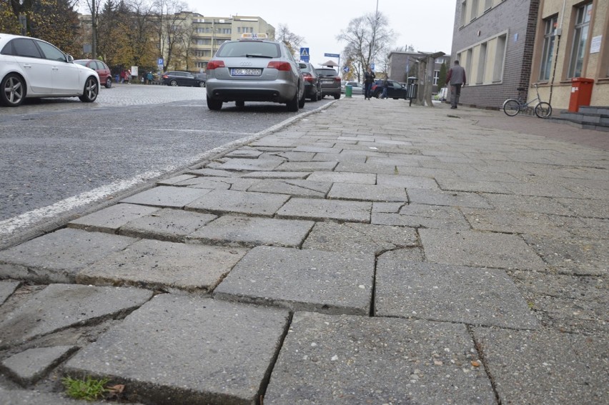 Tych miejsc wstydzą się mieszkańcy Głogowa. Zniszczone drogi i chodniki, opuszczone budowy