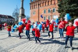 W Sandomierzu obchodzono Światowy Dzień Osób z Zespołem Downa. Był niezwykły przemarsz przez Rynek i wspólny taniec. Zobaczcie zdjęcia