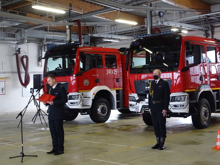 Nowe wozy strażackie trafiły do Komendy Powiatowej Straży Pożarnej w Jeleniej Górze [ZDJĘCIA]