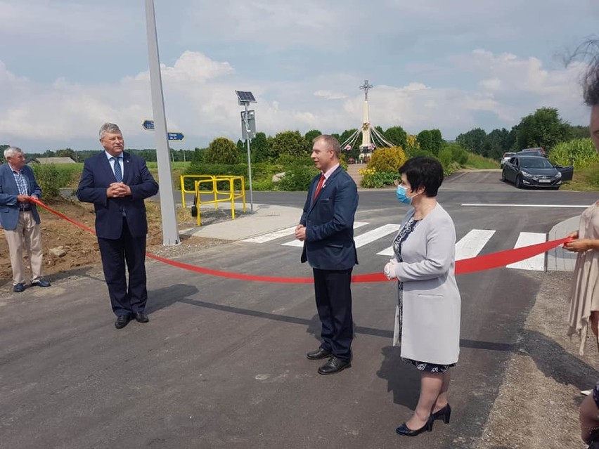 Nowa droga w Długiem w powiecie rypińskim oficjalnie otwarta [zobacz zdjęcia]