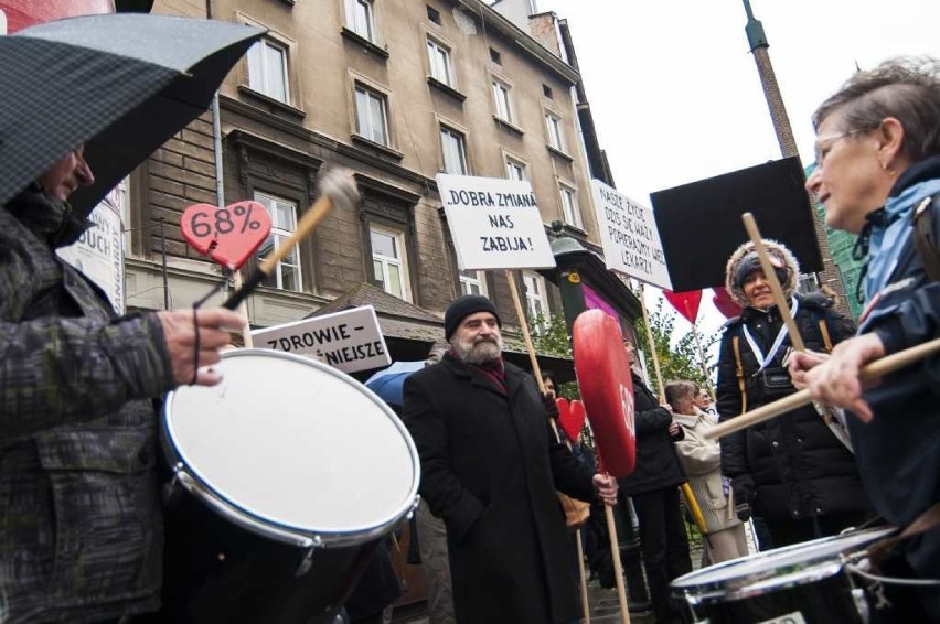 Kraków. KOD poparł protest młodych lekarzy