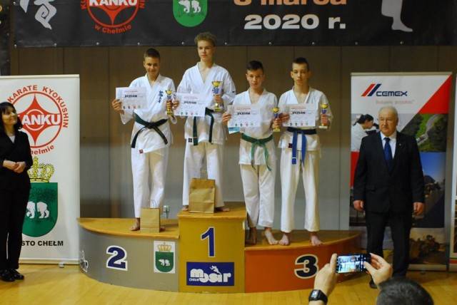 Spośród jedenastu zawodników, reprezentujących na  Mistrzostwach Makroregionu Wschodniego i Międzywojewódzkich Mistrzostwach Młodzików Rawski Klub Karate Kyokushin, pięciu wróciło z medalami.