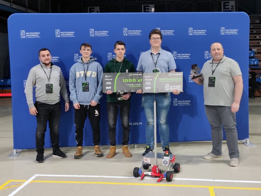 Sukcesy jasielskich uczniów w zawodach robotów  XChallenge w Rzeszowie