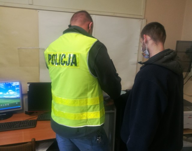 Zniszczyli w Sieradzu Audi, ale wpadli w ręce policji