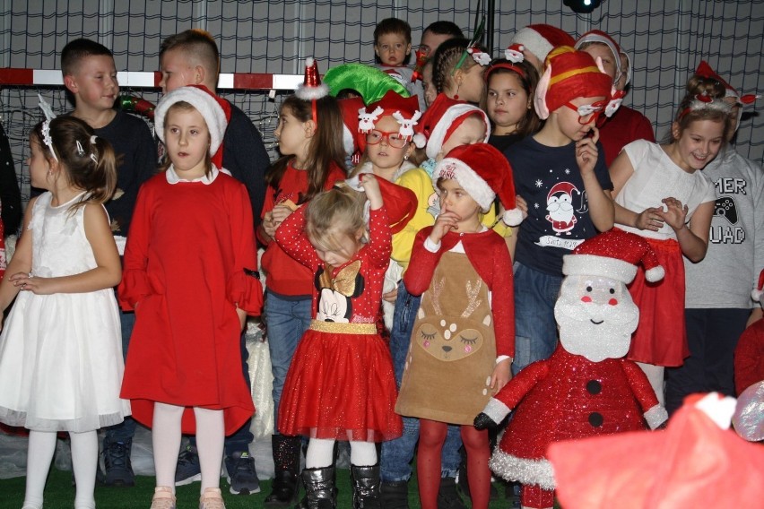 Zobacz, jak czerniejewskie dzieci świętowały Mikołajki w 2019 roku: