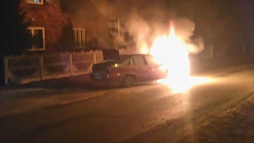Pożar samochodu w Przystajni