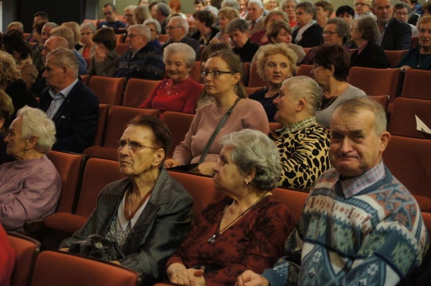 Koncert z okazji Dnia Babci i Dziadka w MDK w Radomsku