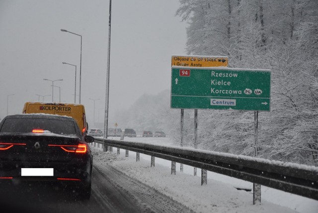 Duży korek tworzył się około godz. 8 przy wjeździe do Tarnowa od strony Krakowa