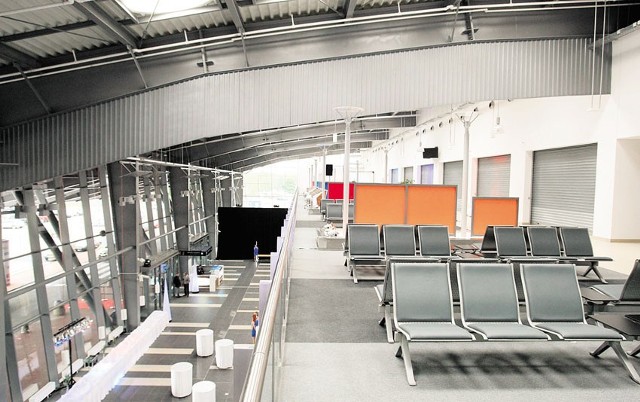 Podróżni narzekają na nowy terminal na lotnisku w Łodzi