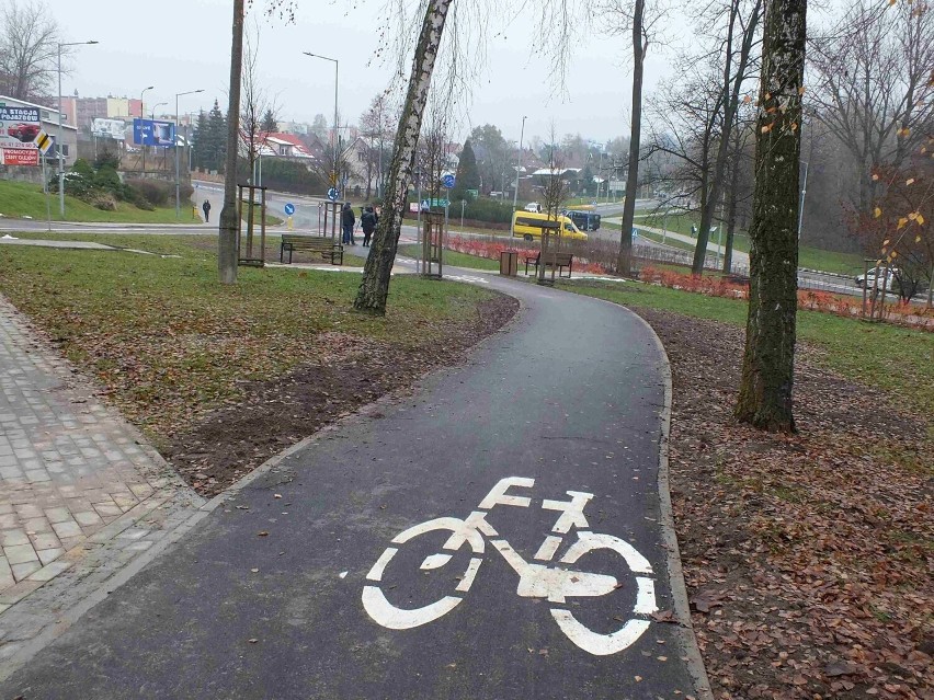 W Starachowicach oddano do użytku kolejną ścieżkę rowerową. Zobacz zdjęcia