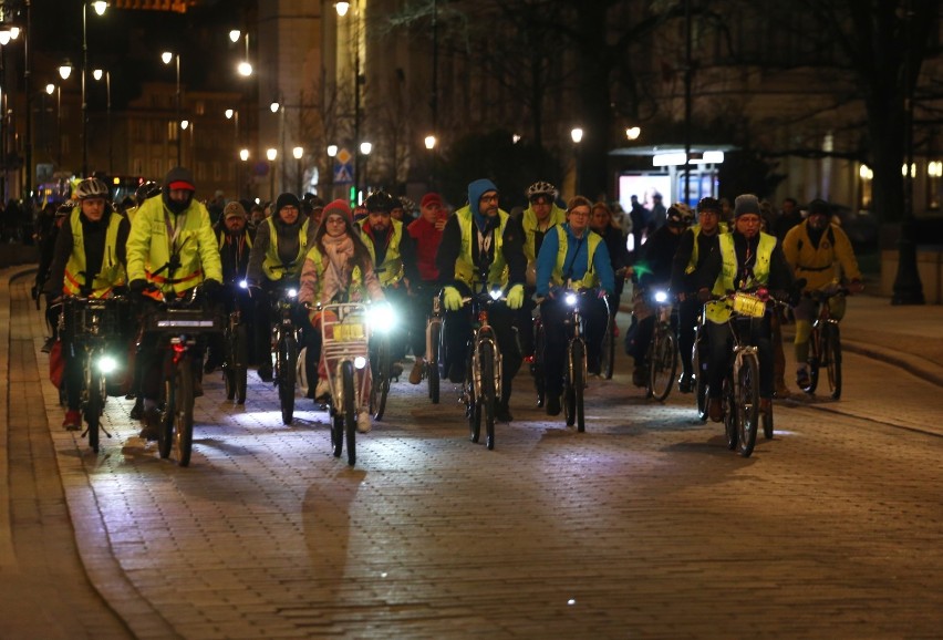 Warszawska Masa Krytyczna 2019. Przejazdy rowerowe w formie protestów powróciły, ale przyciągnęły niewielu chętnych