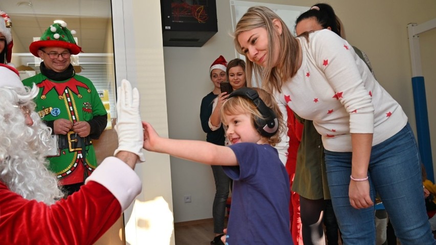 Wizyta św. Mikołaja w przedszkolu Dalej Razem w Żaganiu