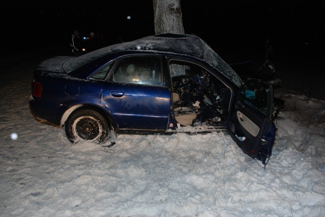 Kierowca tego audi zmarł w szpitalu